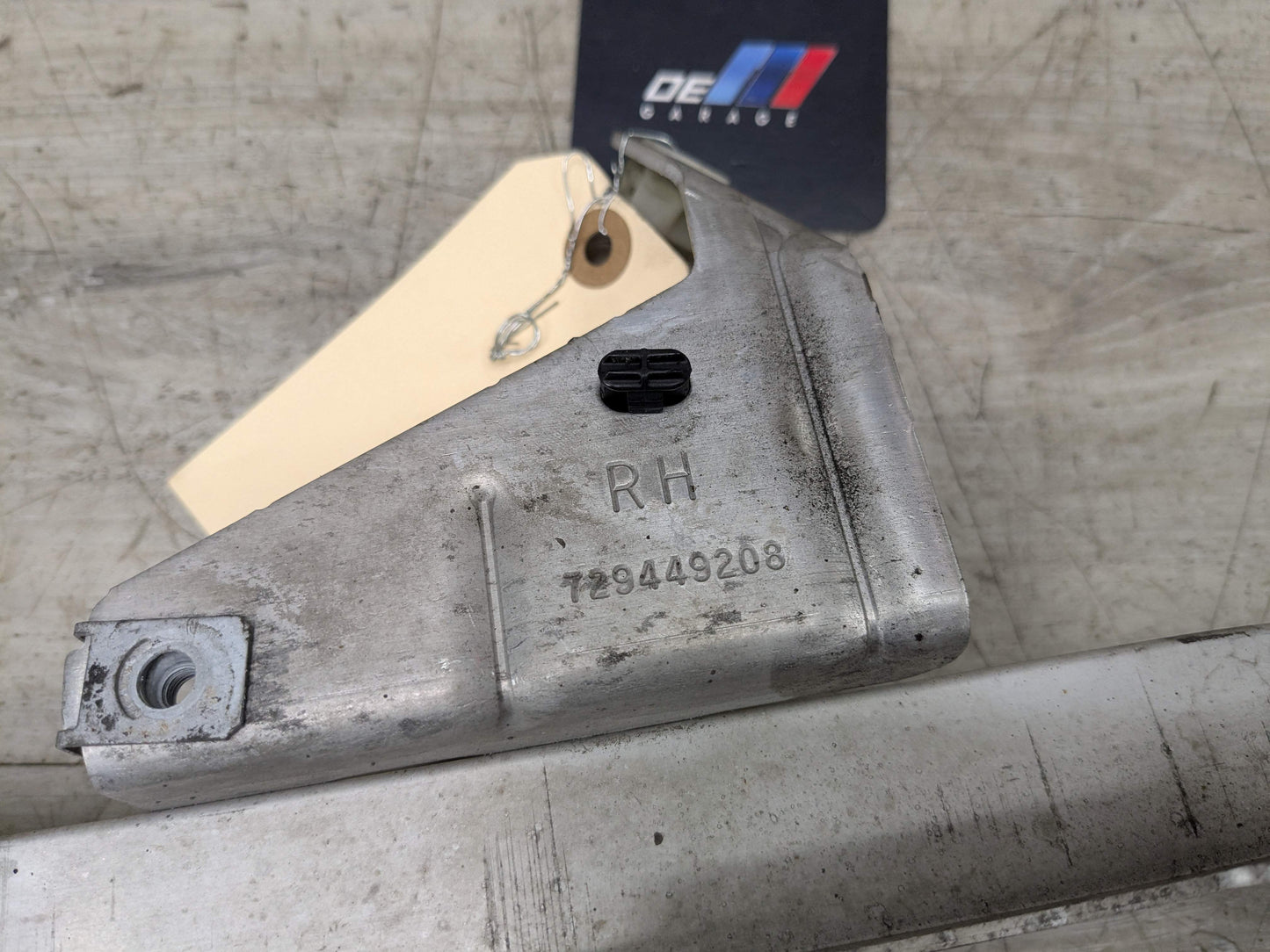 14-19 OEM BMW F15 F16 F85 X5 X6 Right Passenger Headlight Mount Support Bracket