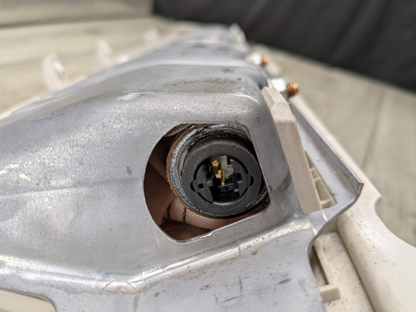 OEM BMW F15 F16 F85 F86 X5 X6 Front Left Driver Knee Lower Dash Airbag BEIGE