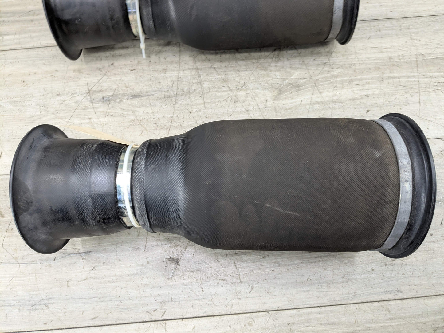 ARNOTT BMW F15 F16 X5 X6 Rear Left Right Air Suspension Pneumatic Spring SET