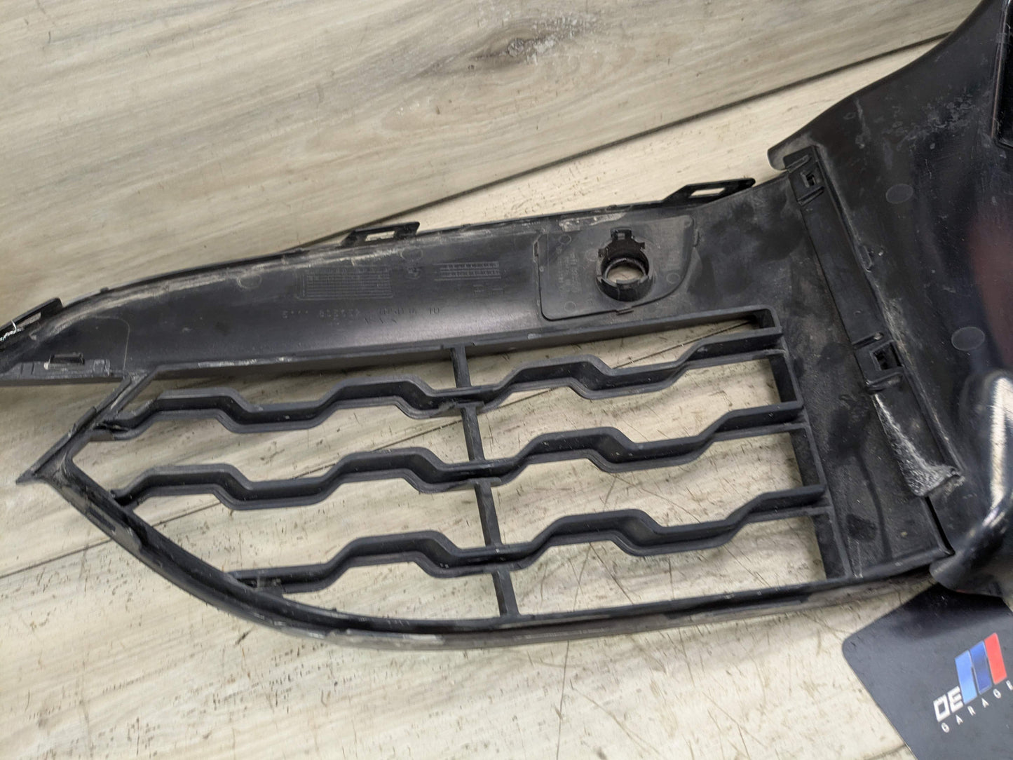 OEM BMW F16 X6 Front Right M Sport Bumper Air Duct w/ Fog Light Mounting Bracket