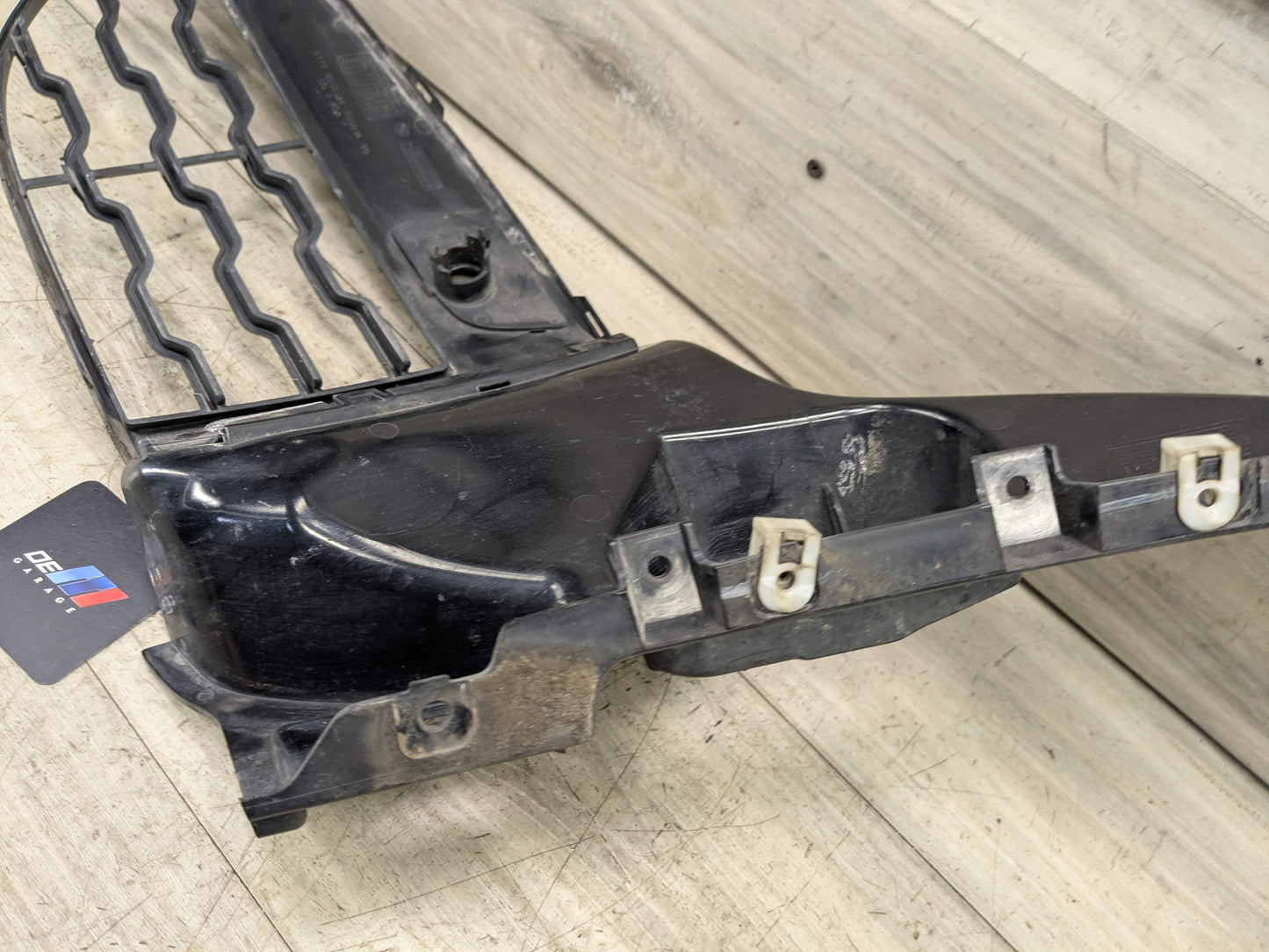 OEM BMW F16 X6 Front Right M Sport Bumper Air Duct w/ Fog Light Mounting Bracket