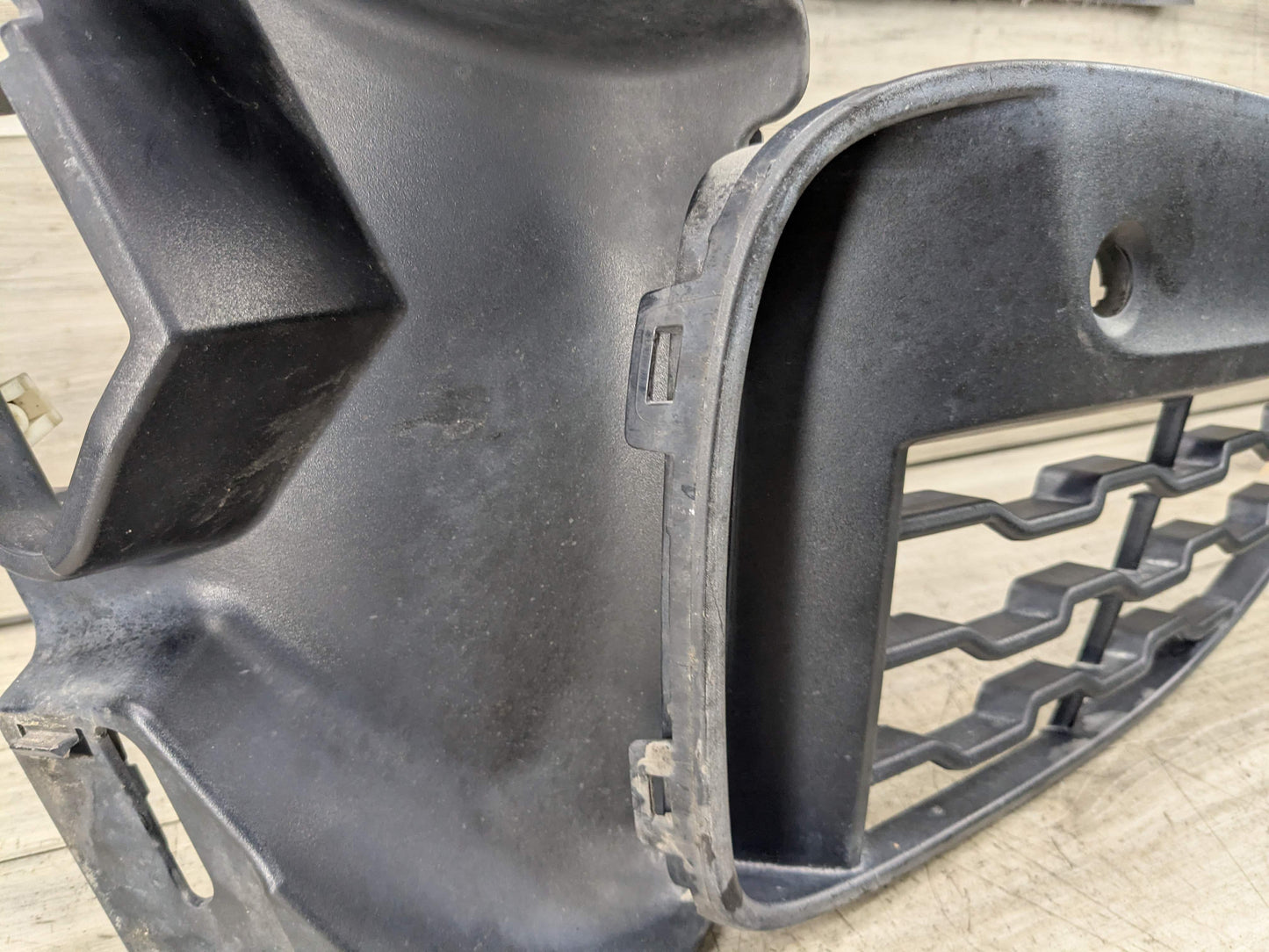 OEM BMW F16 X6 Front Right M Sport Bumper Air Duct w/ Fog Light Mounting Bracket