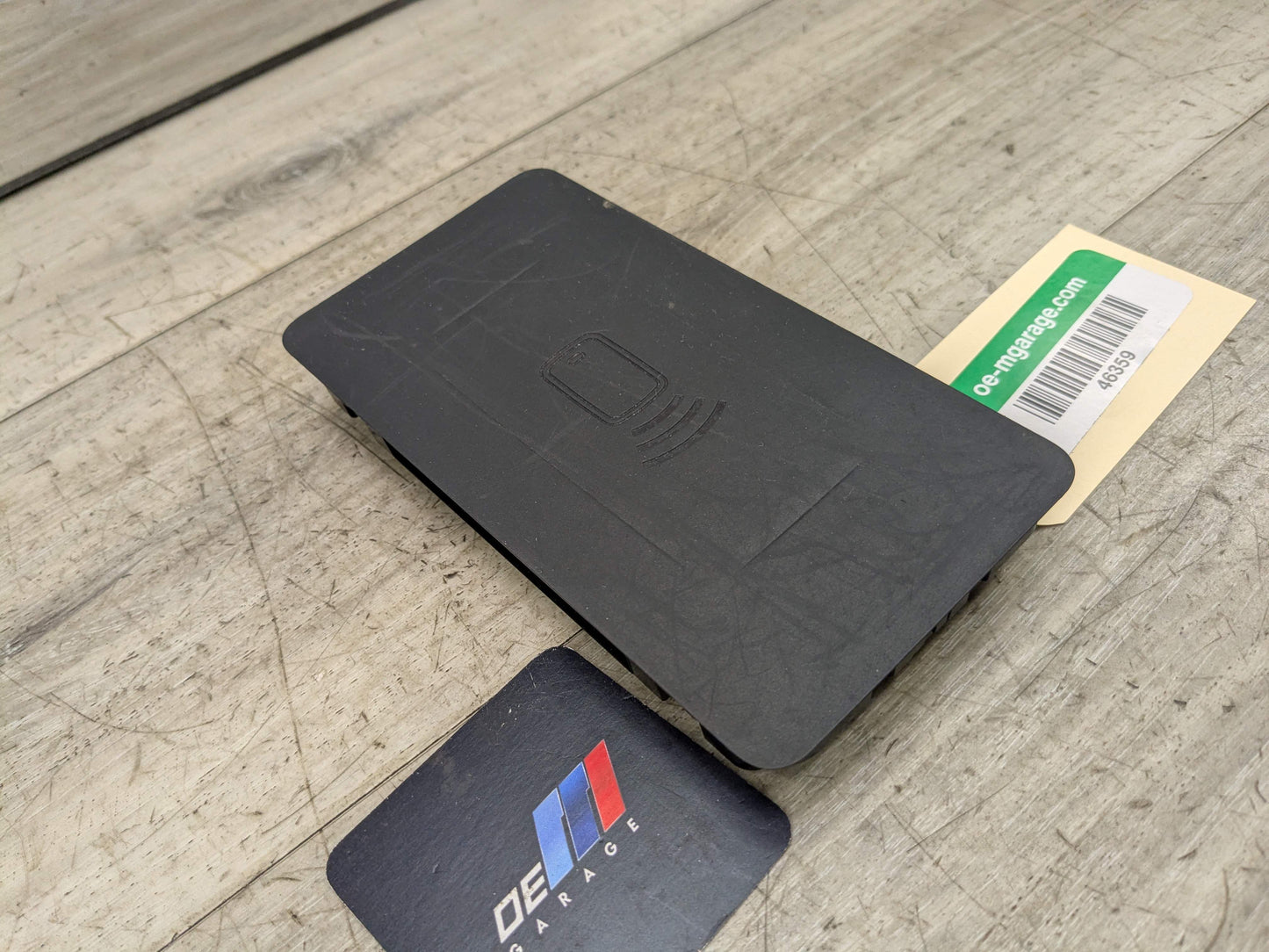 OEM BMW G01 G05 G20 G26 G80 M4 Center Console Storage Phone Car Wireless Charger