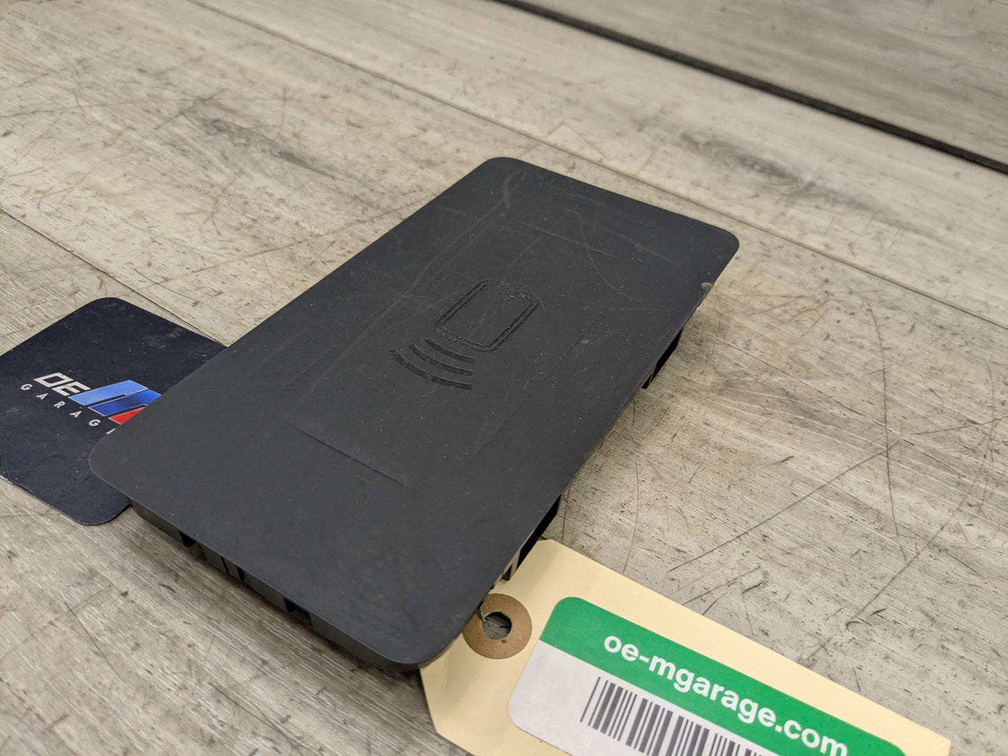 OEM BMW G01 G05 G20 G26 G80 M4 Center Console Storage Phone Car Wireless Charger