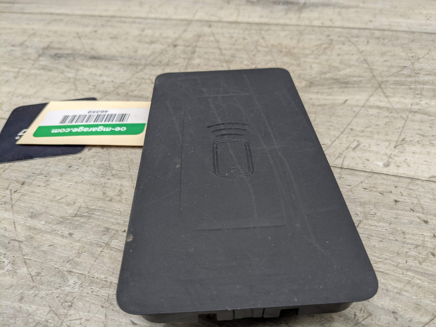 OEM BMW G01 G05 G20 G26 G80 M4 Center Console Storage Phone Car Wireless Charger