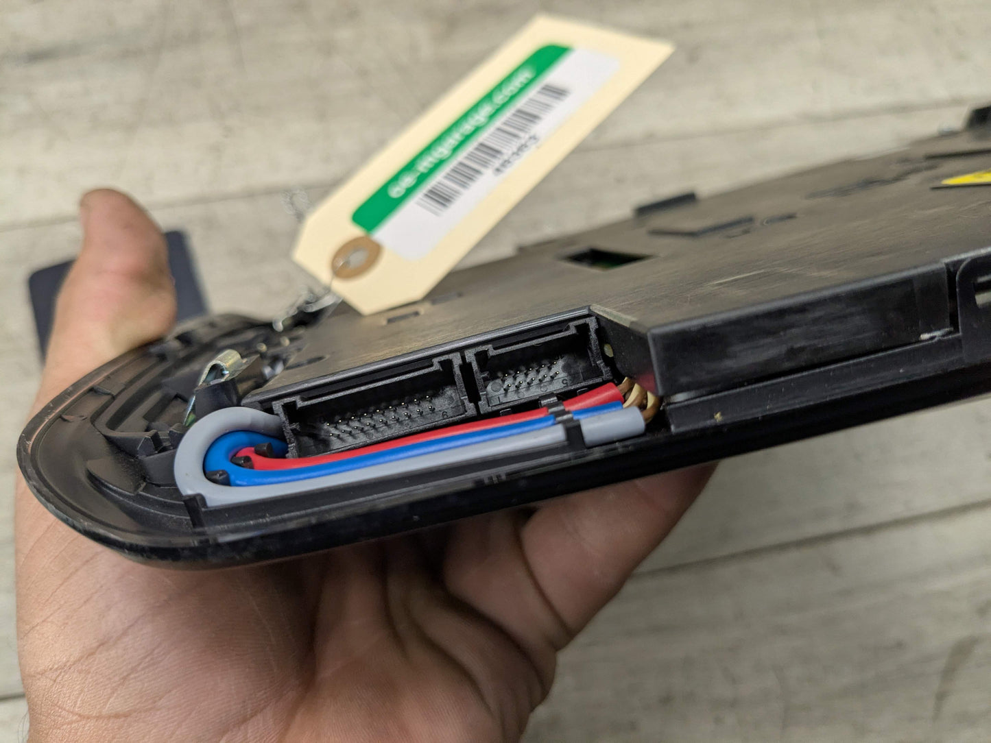 OEM BMW F90 F97 G01 G05 G20 G30 330 X3 Front Roof Console Dome Light SOS Switch