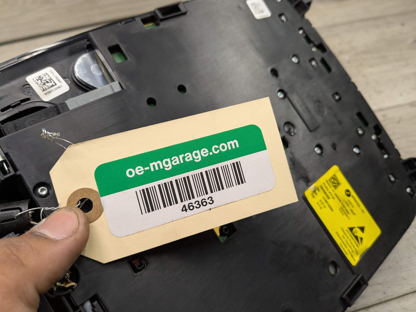 OEM BMW F90 F97 G01 G05 G20 G30 330 X3 Front Roof Console Dome Light SOS Switch