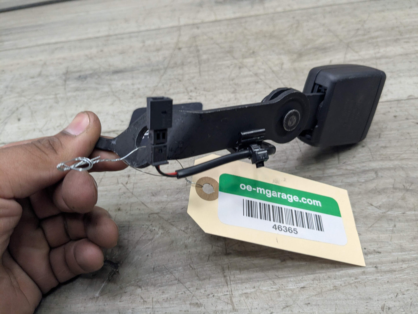 OEM BMW G20 G22 G26 G80 G82 M3 M4 Rear Left Driver Seatbelt Seat Belt Buckle