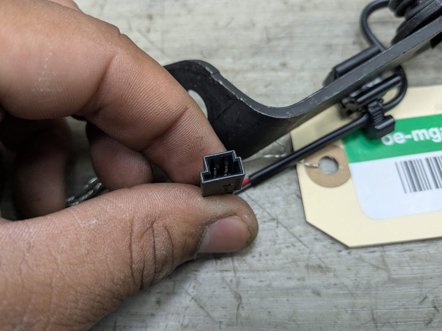 OEM BMW G20 G22 G26 G80 G82 M3 M4 Rear Left Driver Seatbelt Seat Belt Buckle