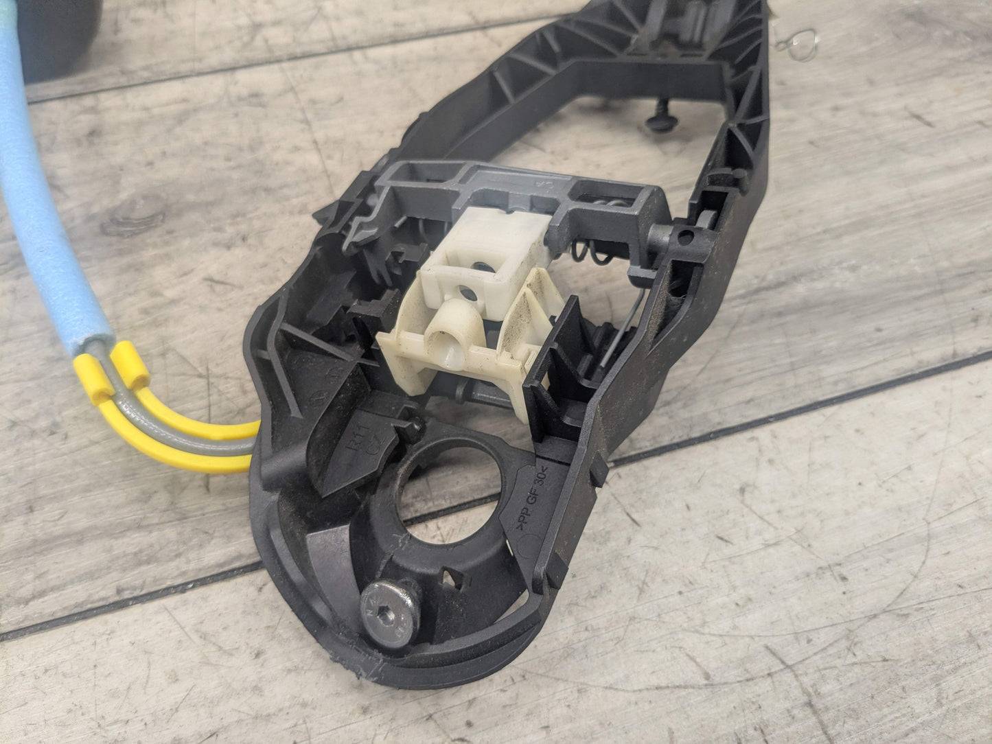 19-25 OEM BMW G20 G80 330 M340 M3 Front Rear Door Handle Bracket w/ Cable