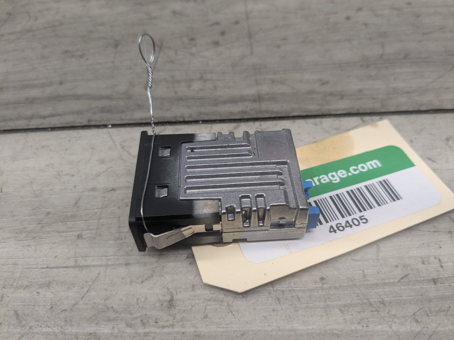 OEM BMW F48 F97 G01 G12 G20 G26 G30 USB Type C Socket Charger Port Connector