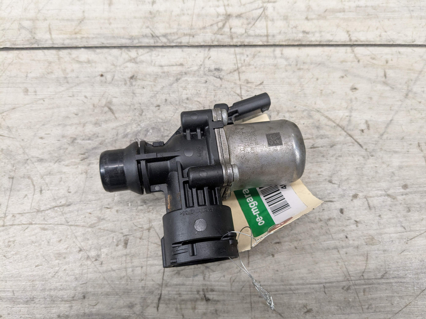 OEM BMW F30 G12 G20 G30 Engine B46 B48 B58 Variable Valve Timing Solenoid