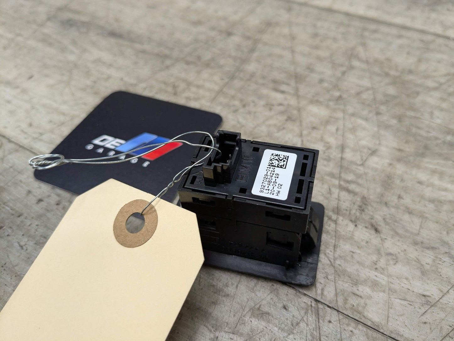 OEM BMW F90 F97 G01 G05 G20 G30 Trunk Lid Liftgate Open Release Switch Button