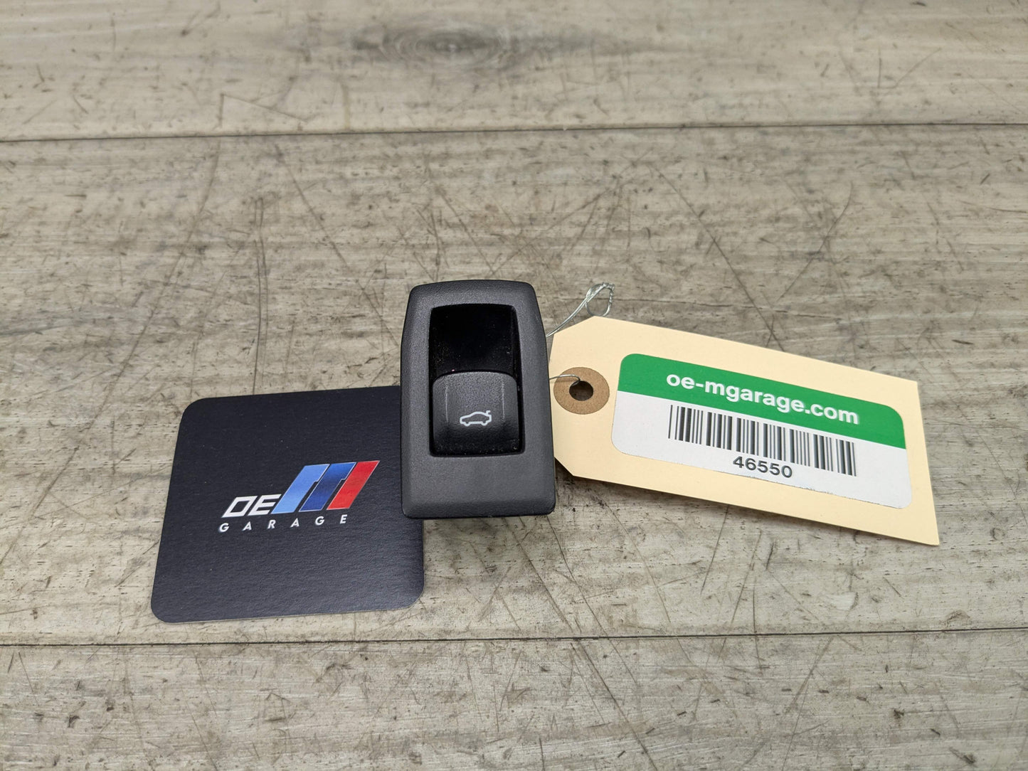 OEM BMW F90 F97 G01 G05 G20 G30 Trunk Lid Liftgate Open Release Switch Button