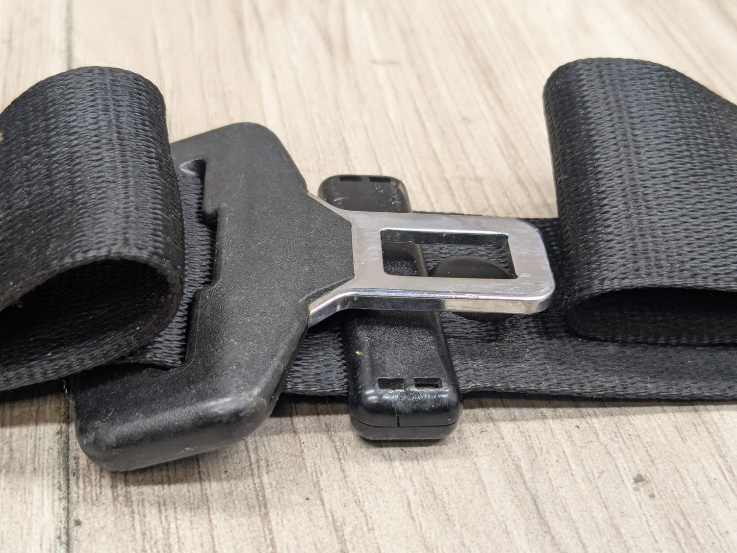 OEM BMW F15 F16 F85 F86 X5 X6 Front Right Passenger Seat Belt Retractor Black