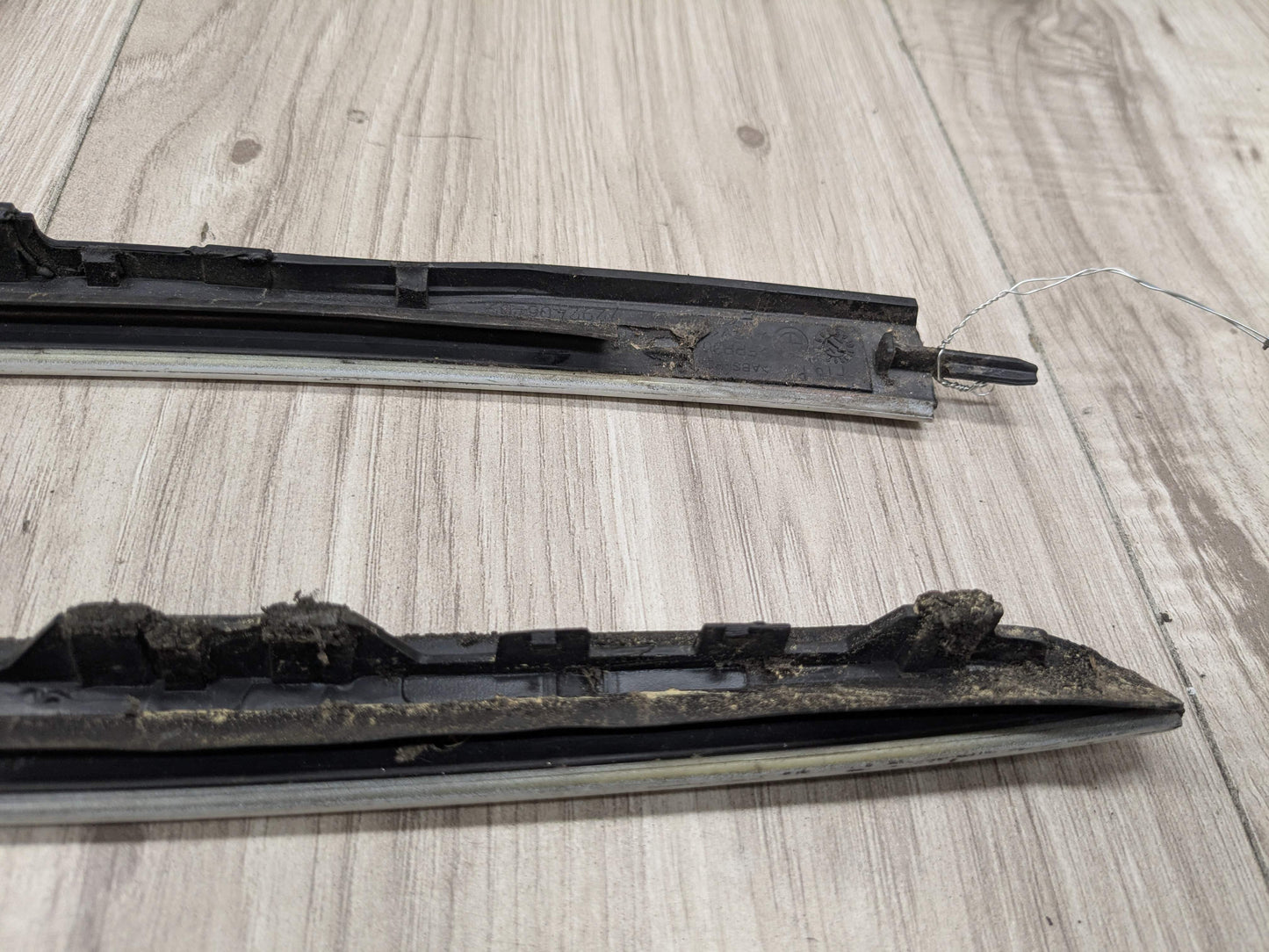 OEM BMW F15 F16 F85 F86 Front Left Right Windshield Side Drip Molding PAIR