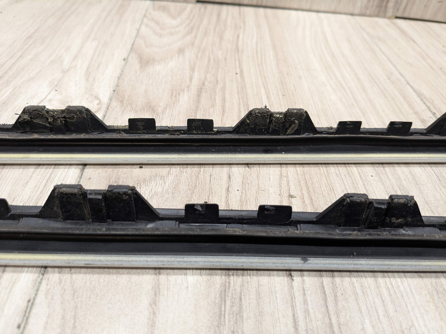OEM BMW F15 F16 F85 F86 Front Left Right Windshield Side Drip Molding PAIR