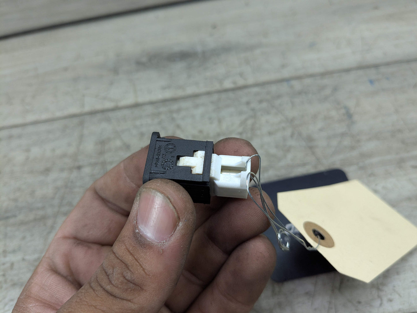 OEM BMW F30 F36 F80 F82 F83 M3 M4 F90 G01 G05 G12 G20 G30 X3 X5 USB Socket Port