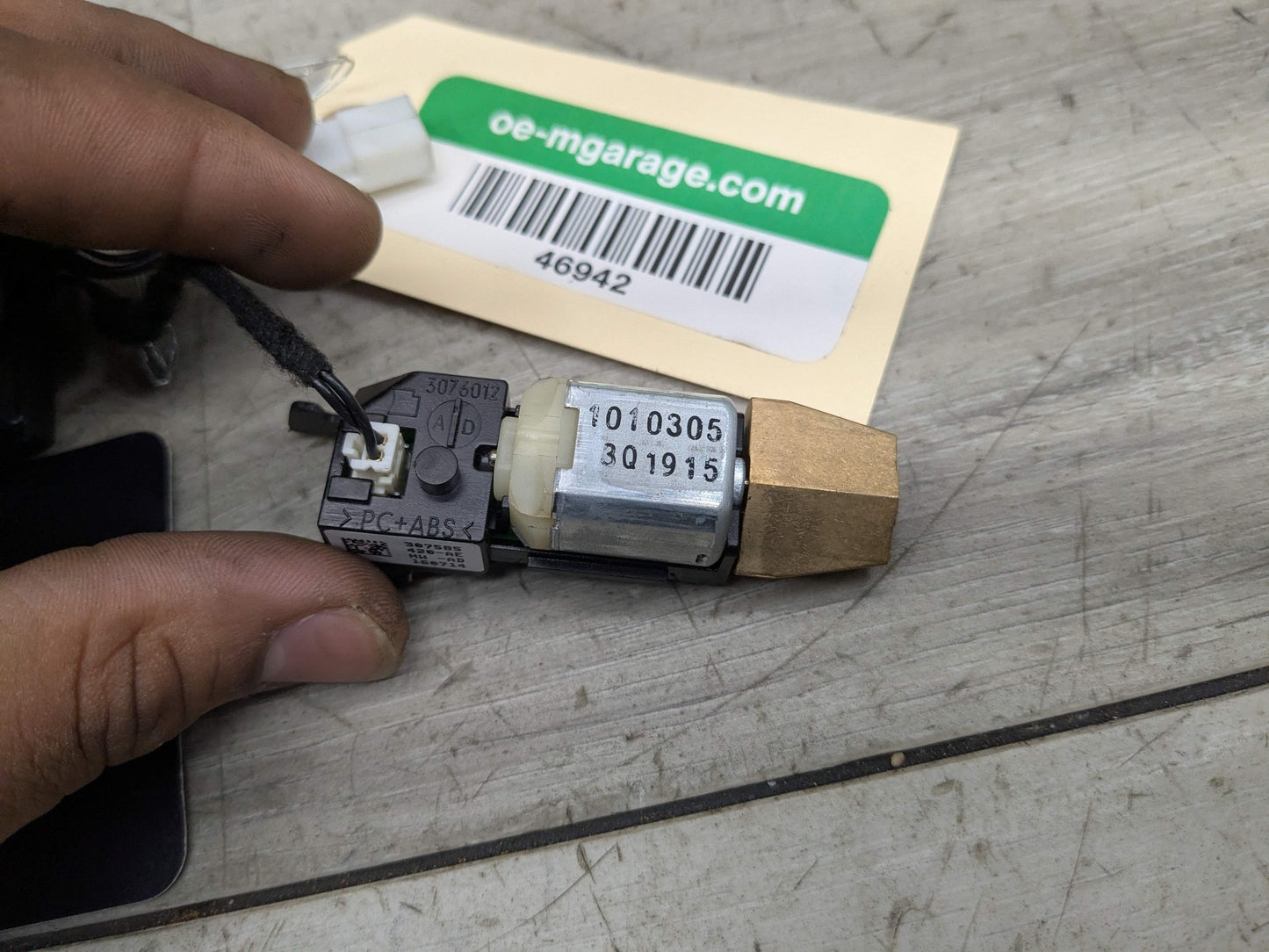 OEM BMW F22 F30 F32 F36 F80 F82 M3 M SPORT Steering Wheel Vibration Motor+Wiring