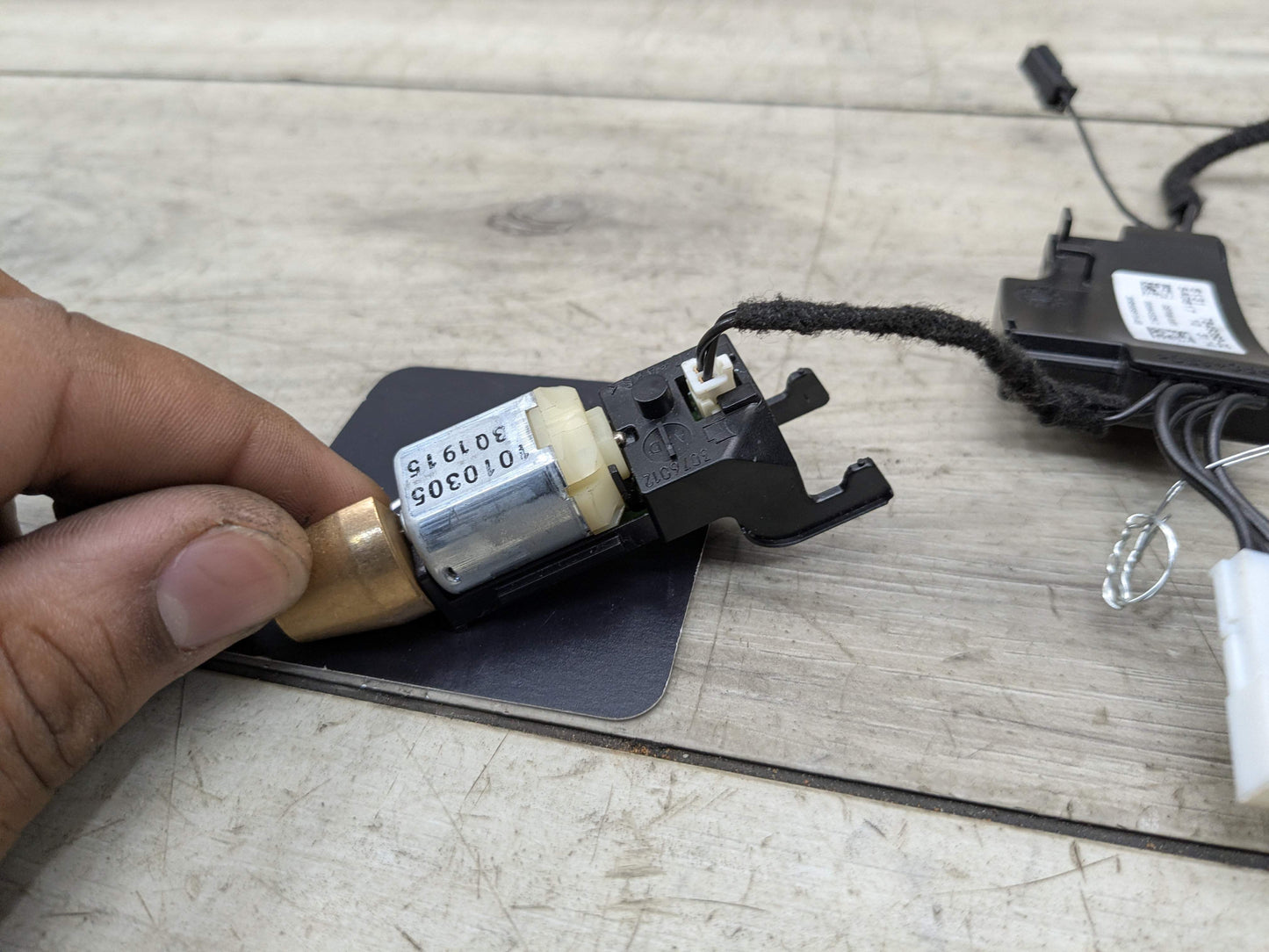 OEM BMW F22 F30 F32 F36 F80 F82 M3 M SPORT Steering Wheel Vibration Motor+Wiring