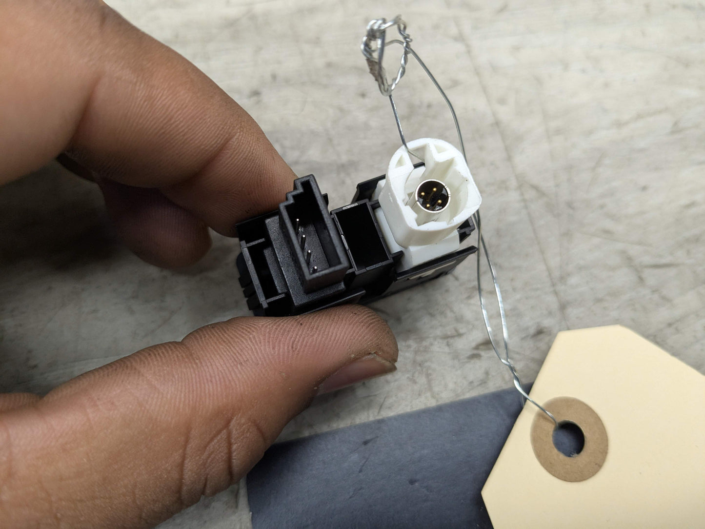 12-20 OEM BMW F22 F23 F30 F32 F33 F36 F48 F80 F82 F83 M3 M4 Aux Audio Input USB