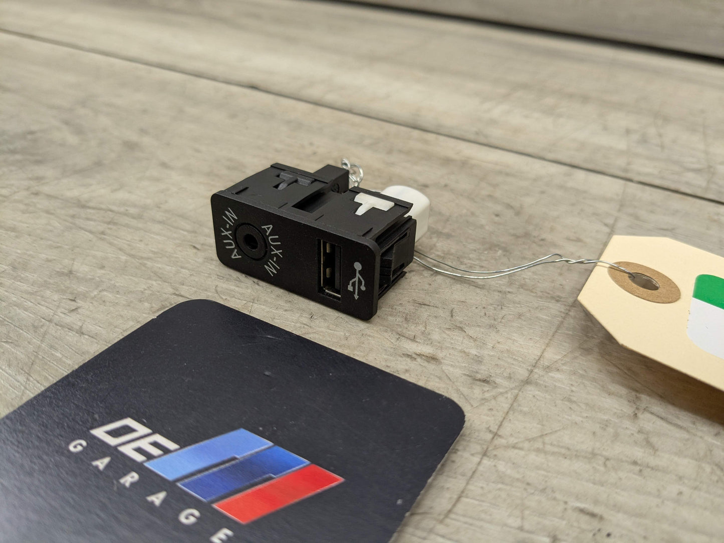 12-20 OEM BMW F22 F23 F30 F32 F33 F36 F48 F80 F82 F83 M3 M4 Aux Audio Input USB