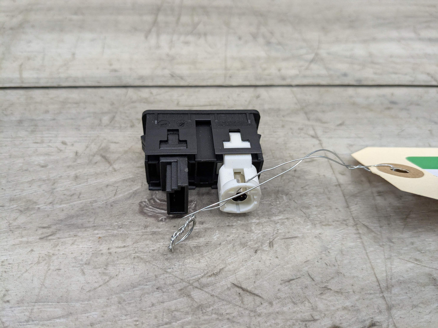 12-20 OEM BMW F22 F23 F30 F32 F33 F36 F48 F80 F82 F83 M3 M4 Aux Audio Input USB