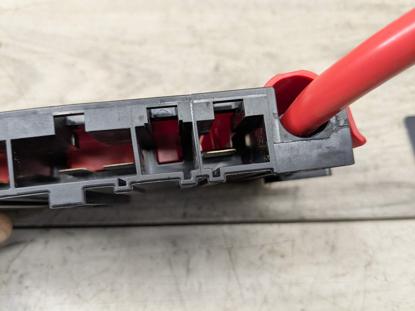 OEM BMW F22 F30 F32 F36 F80 F82 Positive Battery Distributor B+ Power Fuse Box