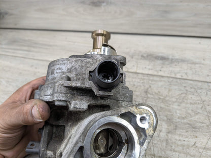 OEM BMW F07 F10 F06 F13 F33 435 535 640 N55 Engine High Pressure Vacuum Pump