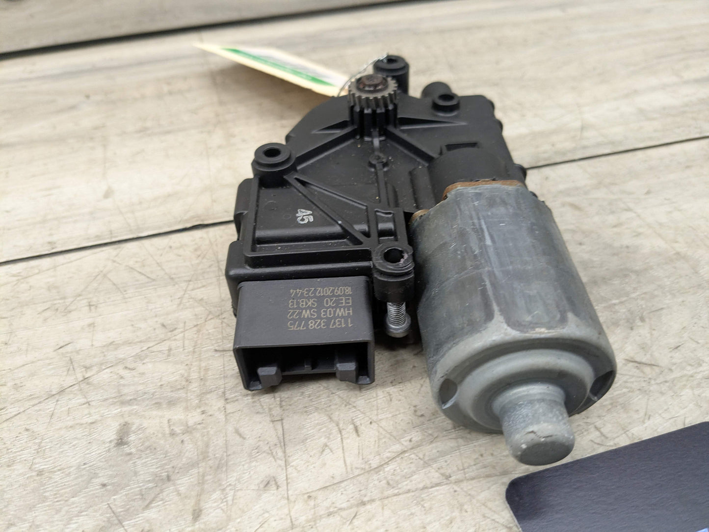 08-17 OEM AUDI A5 Q5 S5 Panoramic Sun Roof Drive Actuator Motor