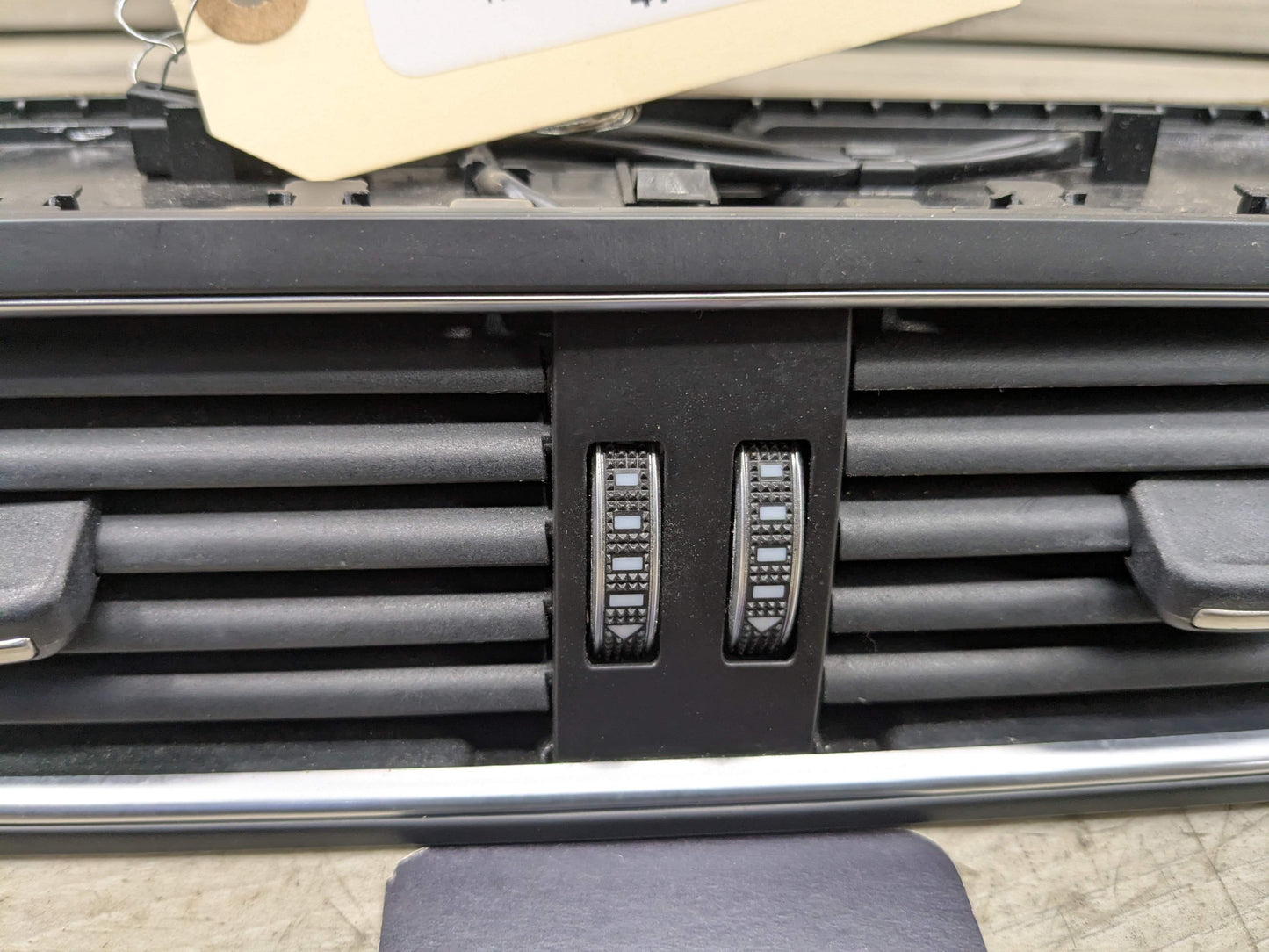 12-17 OEM AUDI A4 A5 S4 S5  Center Dashboard AC Air Vent Grille Trim