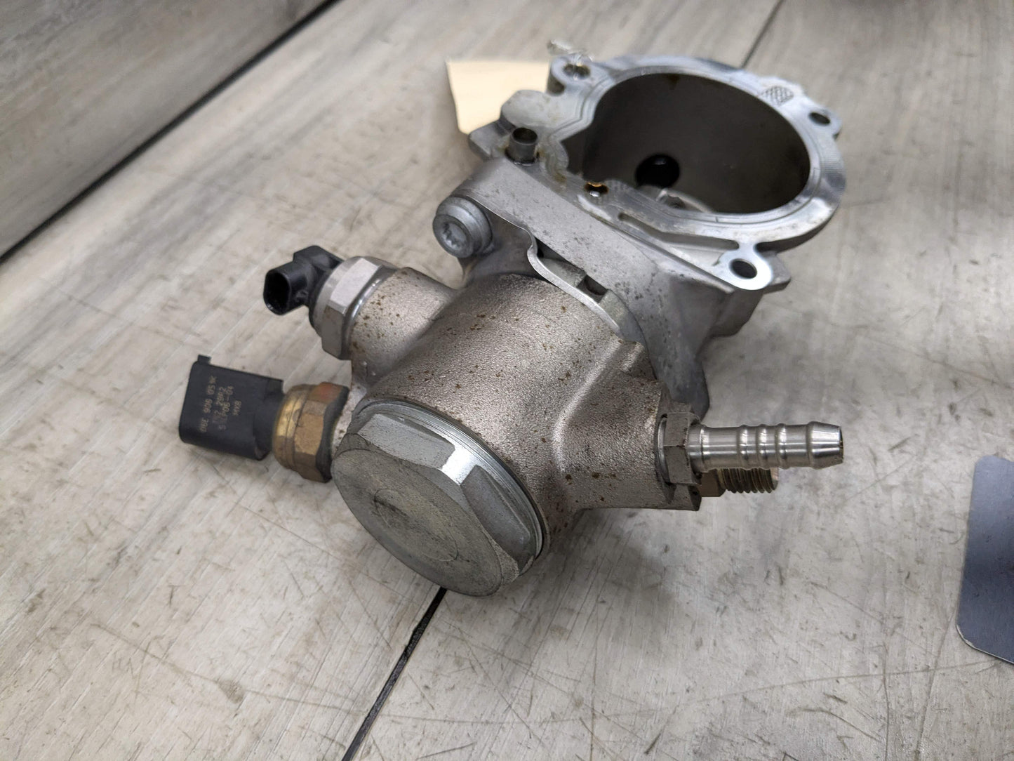 12-17 OEM AUDI PORSCHE A6 A7 S5 Engine 3.0L High Pressure Fuel Pump