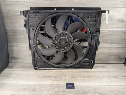 OEM BMW F02 F06 F10 F12 F13 550 650 750 Radiator Cooling Fan Shroud w Motor 850W