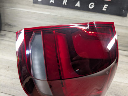 14-18 BMW OEM F15 F85 X5 X5M Rear Right Passenger Side Outer Stop Tail Light