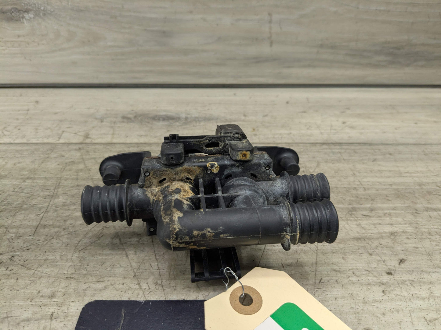 06-19 OEM BMW E70 E71 F15 F16 F85 X5 X6 Engine Water Heater Control Valve Pump
