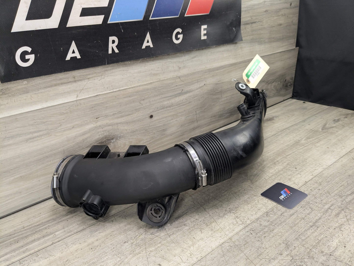 09-19 OEM BMW F12 F13 F15 F16 X5 X6 Front Right Intercooler Upper Charge Pipe