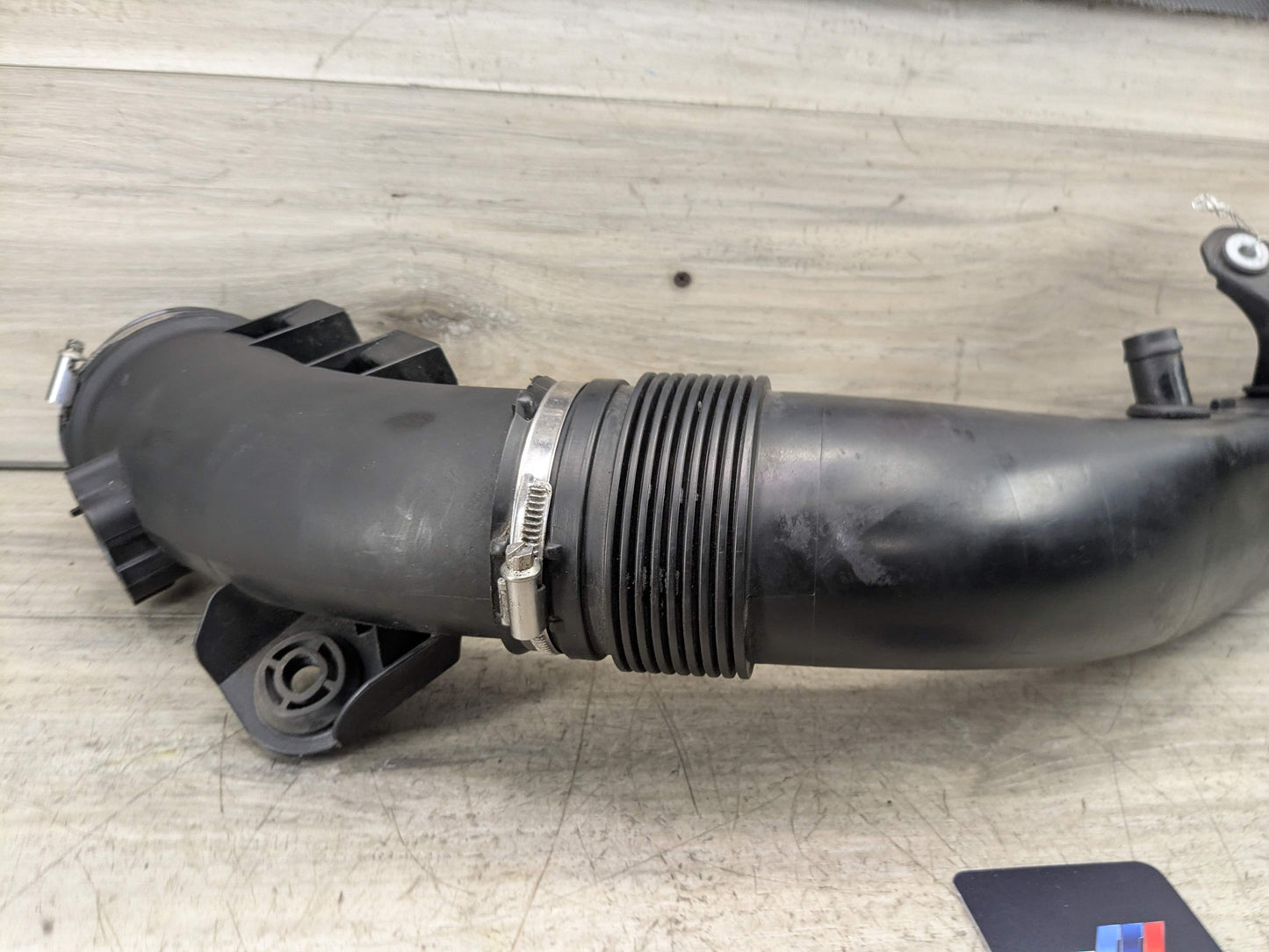 09-19 OEM BMW F12 F13 F15 F16 X5 X6 Front Right Intercooler Upper Charge Pipe