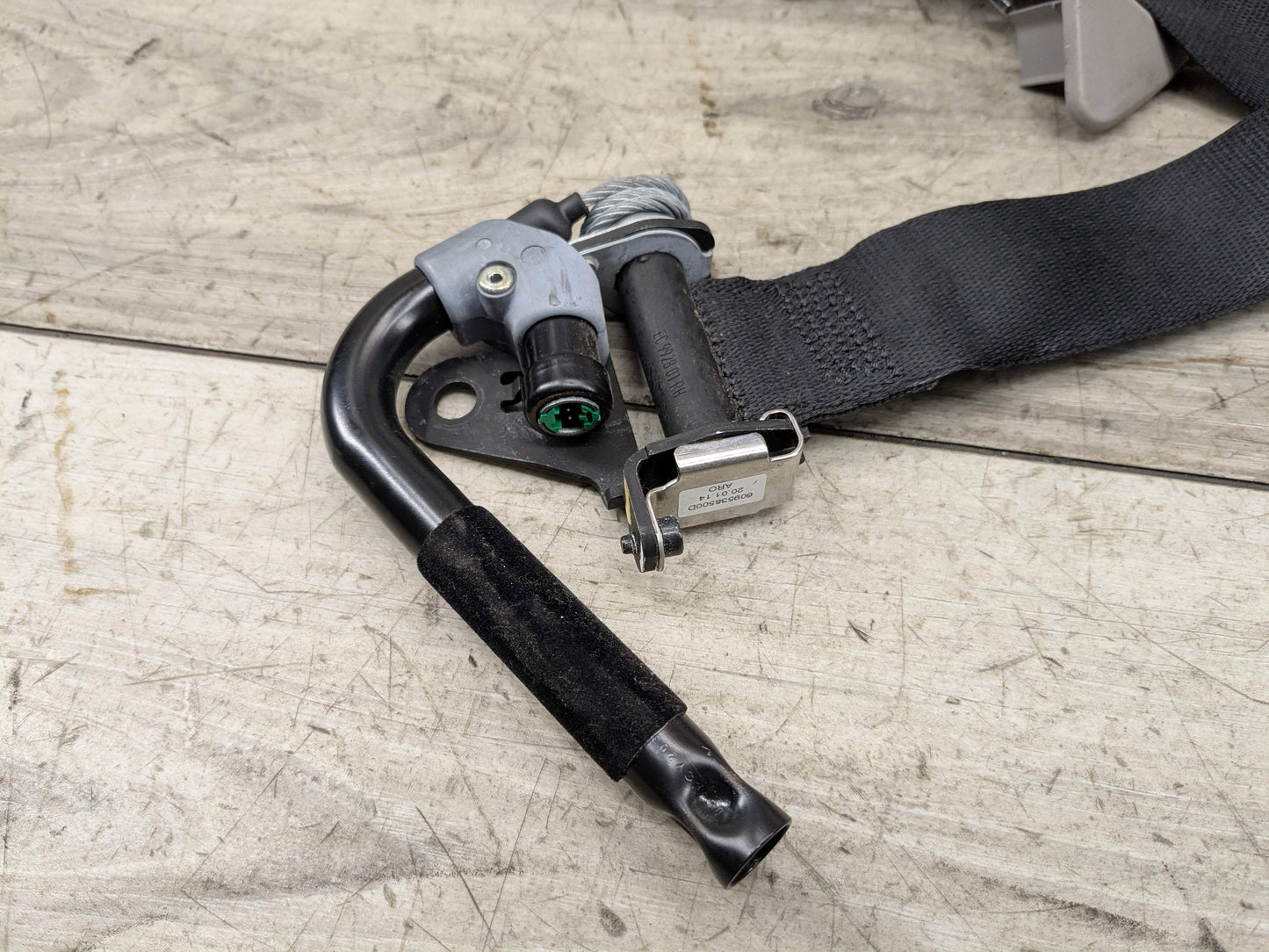 OEM BMW F15 F16 F85 F86 X5 X6 Front Right Passenger Seat Belt Retractor Black