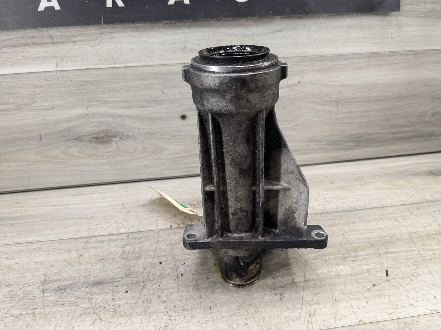 OEM BMW E70 X5d DIESEL Front Driveshaft Axle Shaft Supporting Mount Bracket