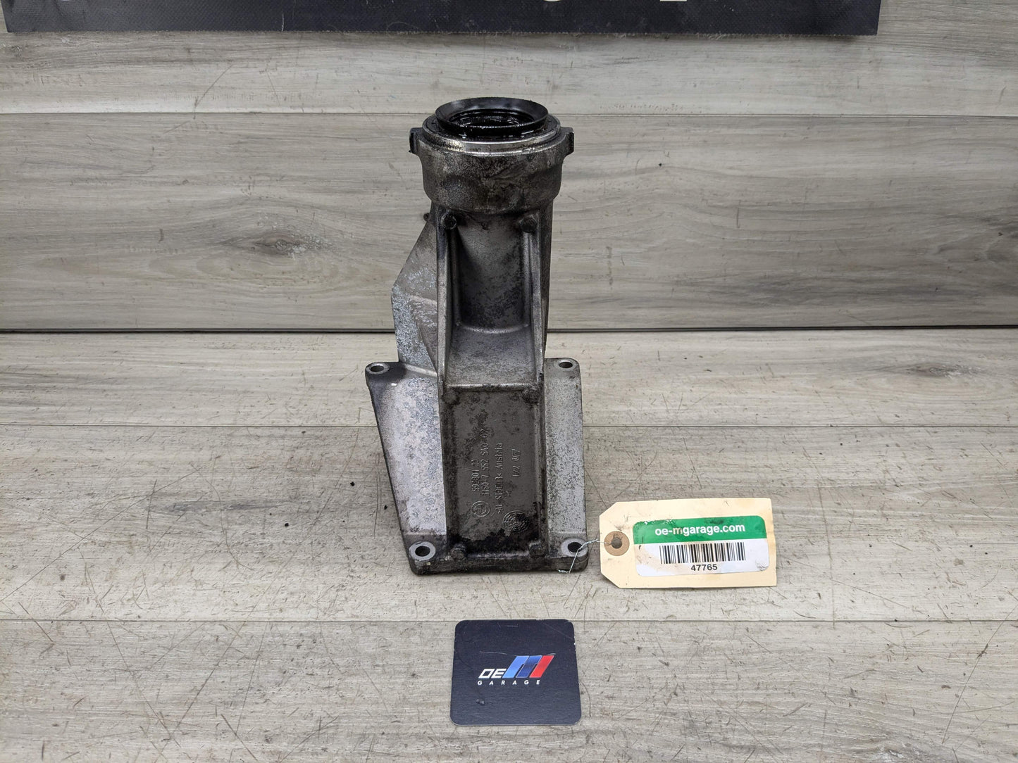 OEM BMW E70 X5d DIESEL Front Driveshaft Axle Shaft Supporting Mount Bracket