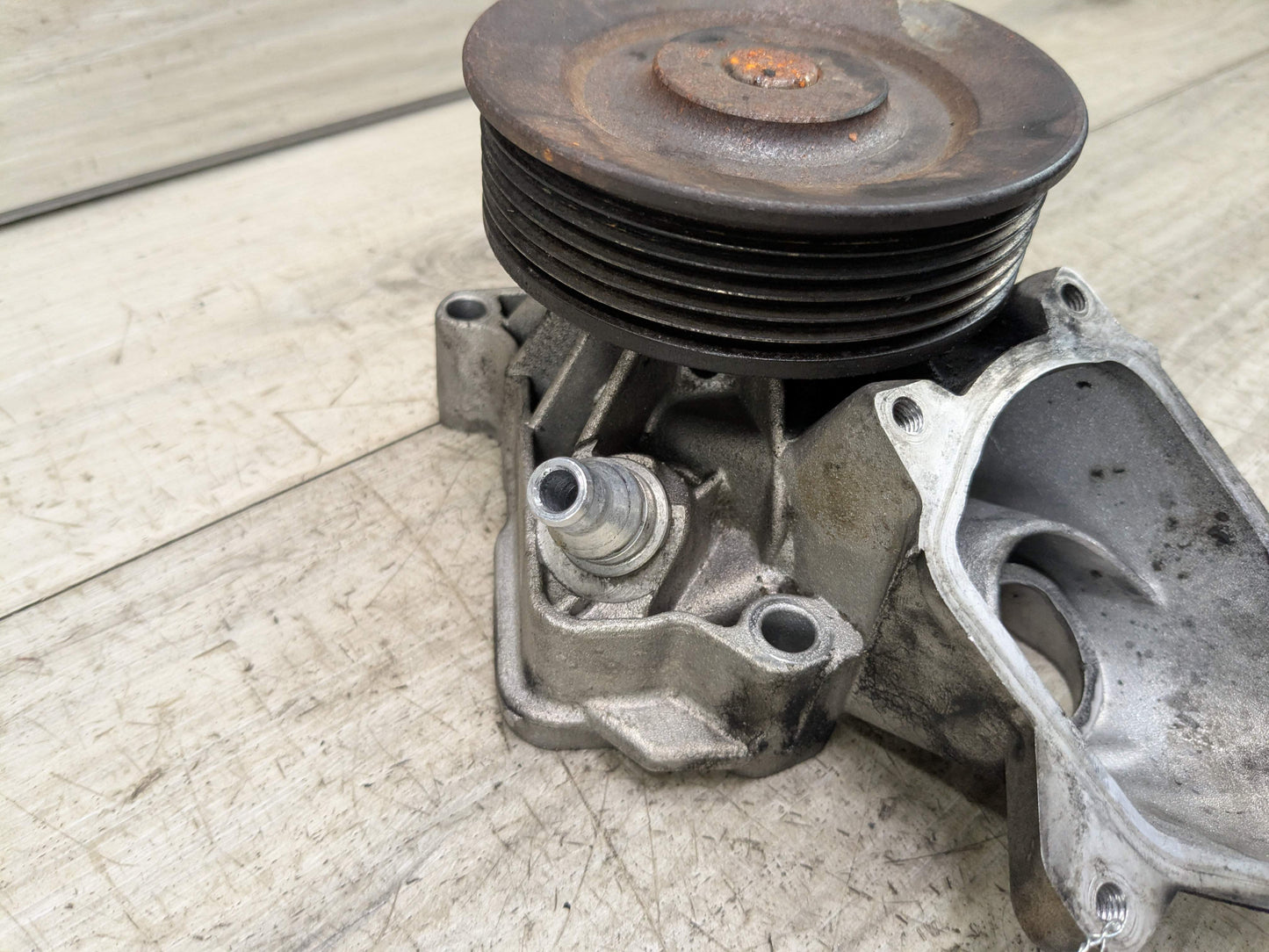 OEM BMW E70 E90 DIESEL Engine M57 Water Pump Cooling Mechanical
