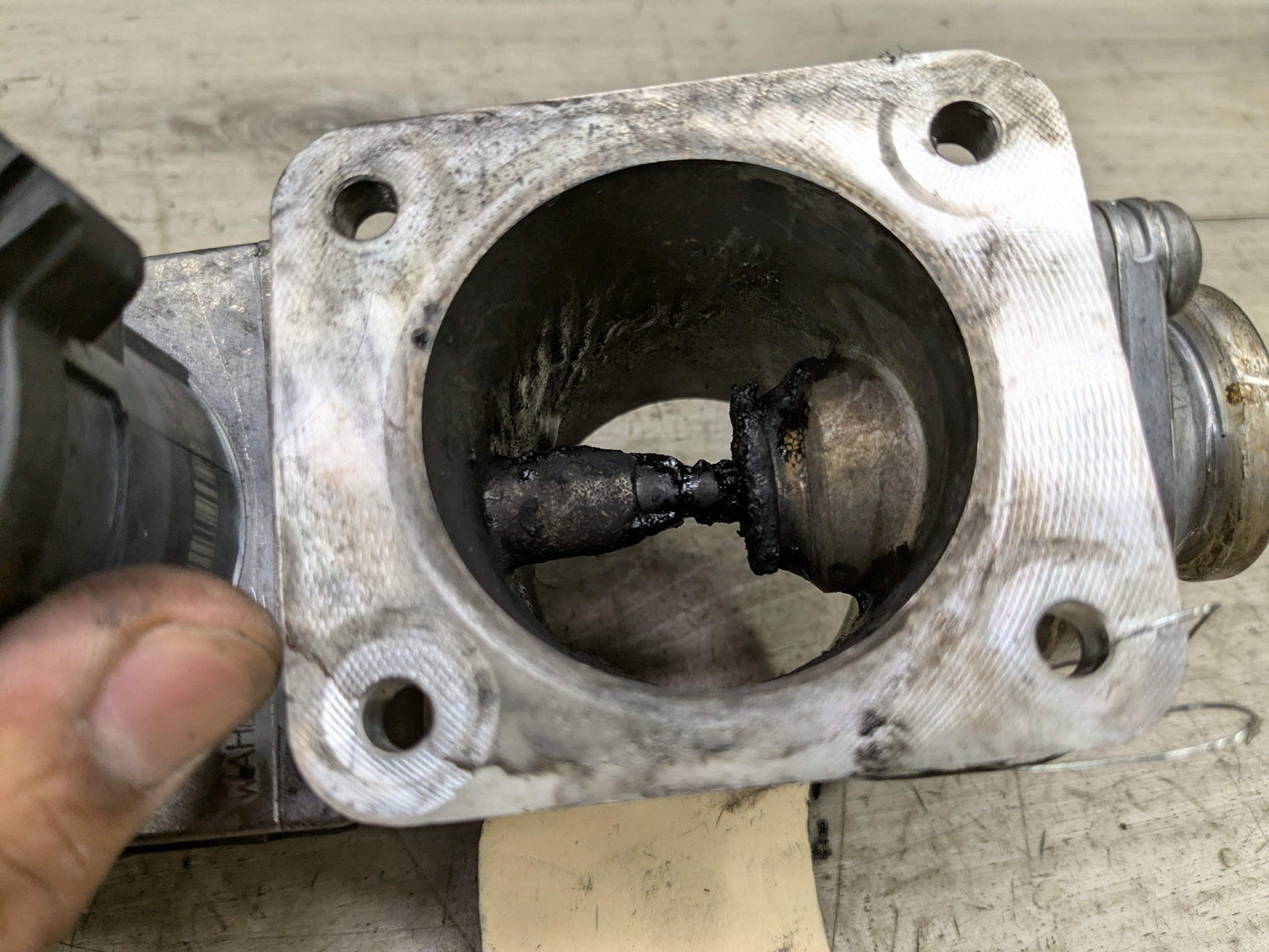 OEM BMW E70 E90 X5 Engine M57 Exhaust EGR Gas Recirculation Valve Throttle Body