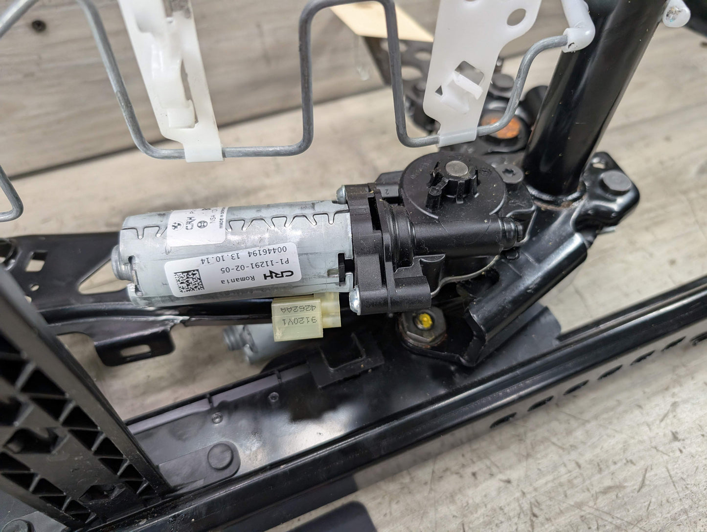 OEM BMW F22 F32 F82 F87 Front Right Passenger Side Seat Lower Track Frame Motors