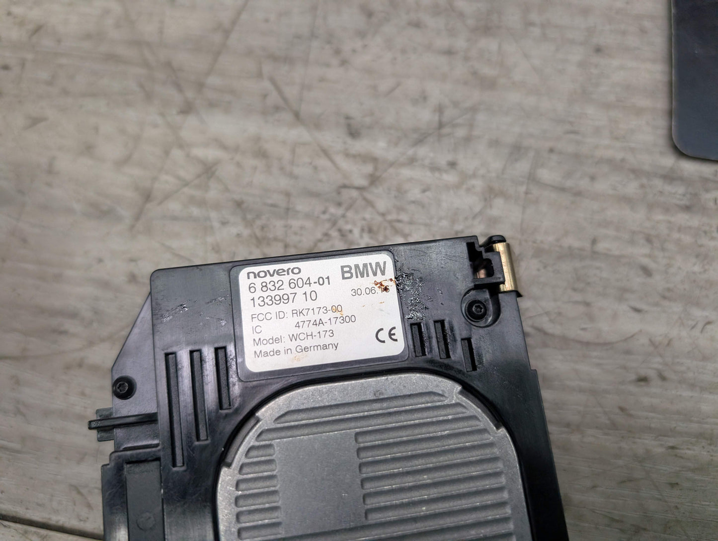 16-19 OEM BMW G11 G12 G80 G82 Center Console Wireless Charger Module Unit