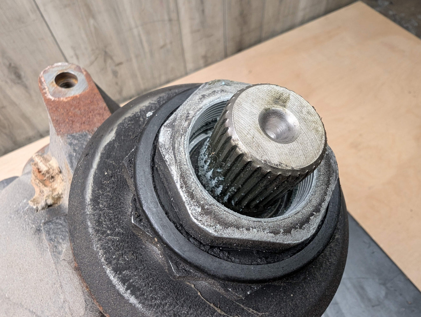 OEM BMW E82 E88 E92 E93 135 335 N54 N55 DCT Rear Differential Axle Carrier 2.56