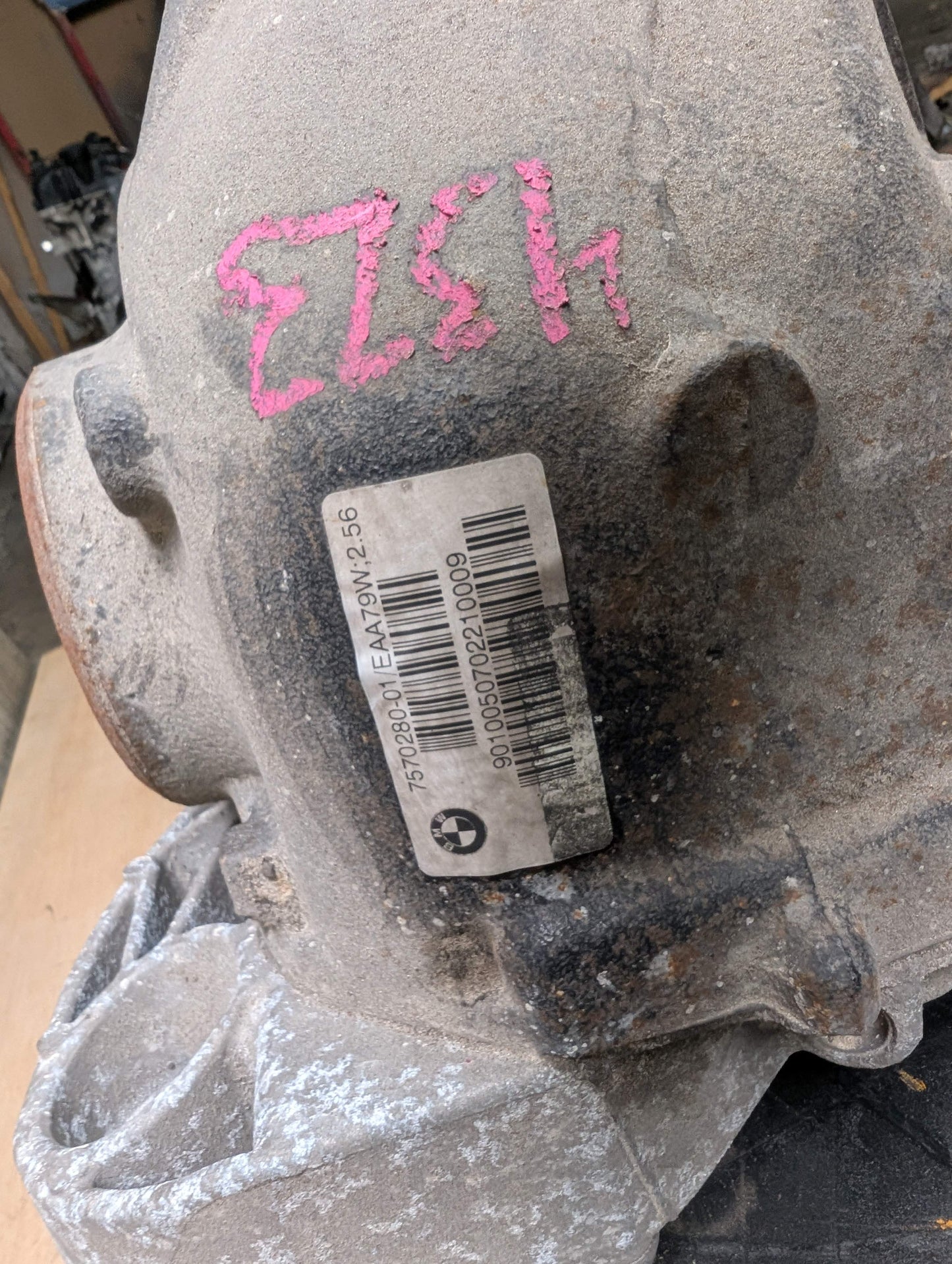 OEM BMW E82 E88 E92 E93 135 335 N54 N55 DCT Rear Differential Axle Carrier 2.56