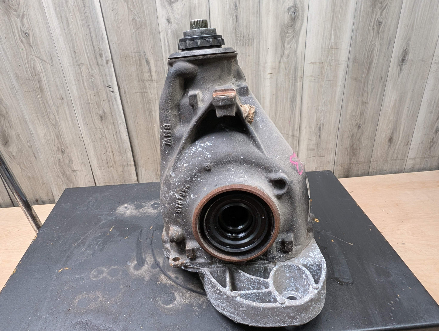 OEM BMW E82 E88 E92 E93 135 335 N54 N55 DCT Rear Differential Axle Carrier 2.56