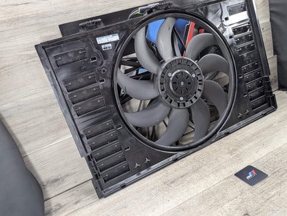 14-16 BEHR Porsche Panamera Turbo Electric Radiator Cooling Fan Shroud w/ Motor
