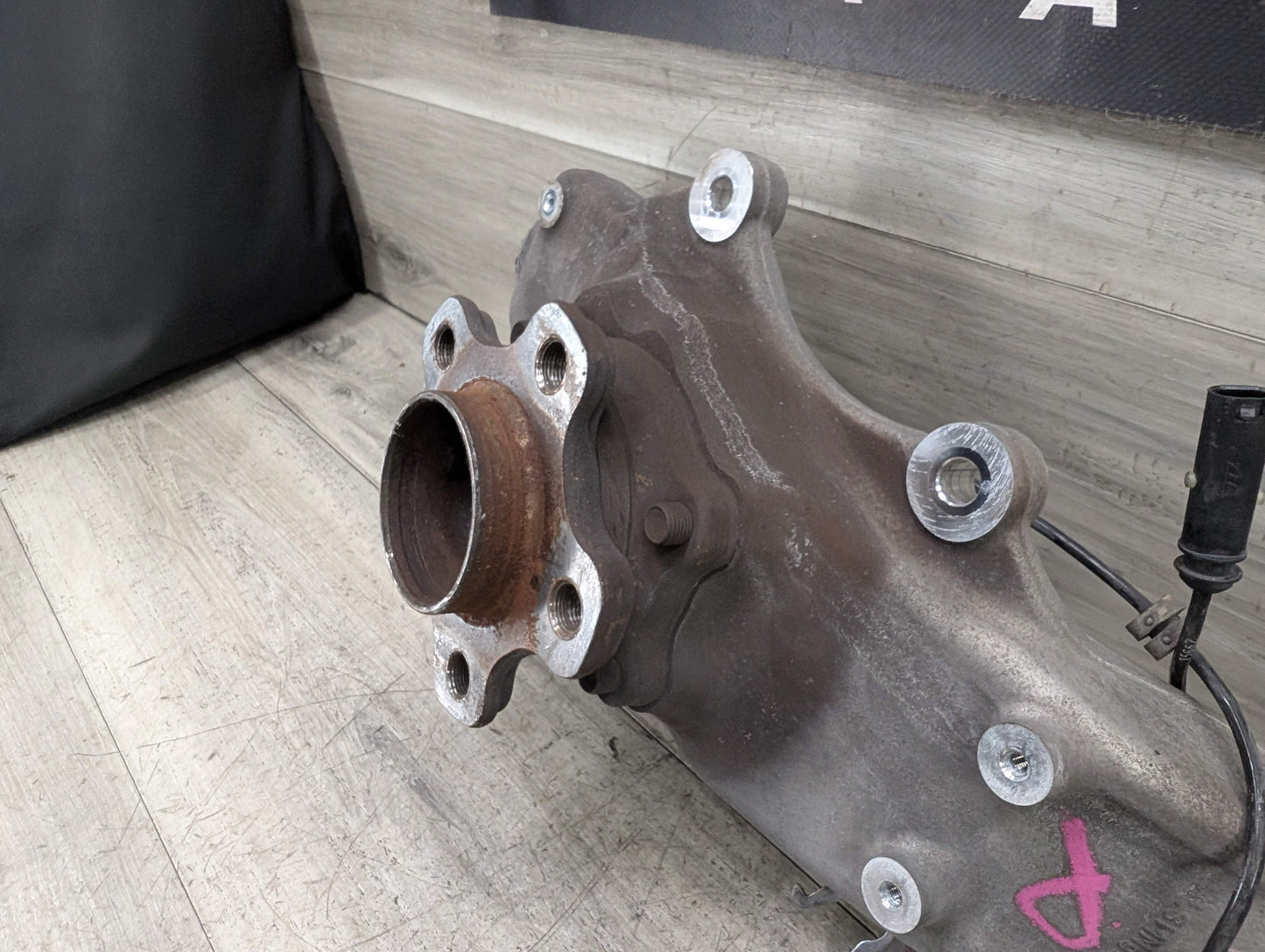 OEM BMW G11 G12 740 750 RWD Front Right Passenger Hub Bearing Spindle Knuckle