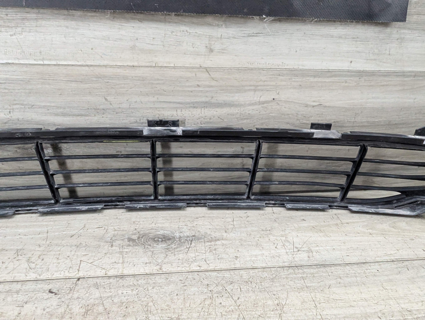 16-19 OEM BMW G11 G12 740 750 Front Bumper Lower Air Inlet Intake Grille